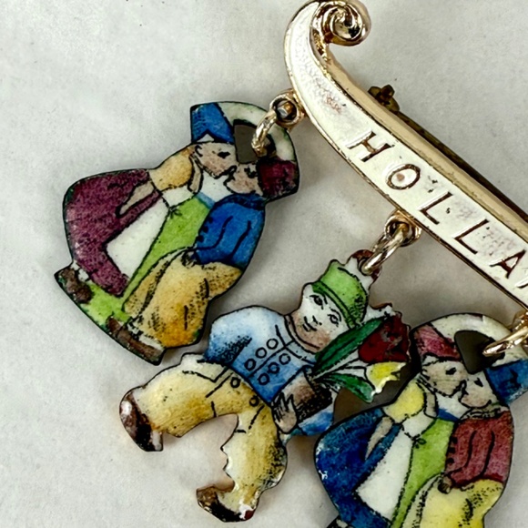 Antique Enamel Pin Holland Banner 3 Boys Girls Dangling Charms Souvenir Brooch - Picture 2 of 9